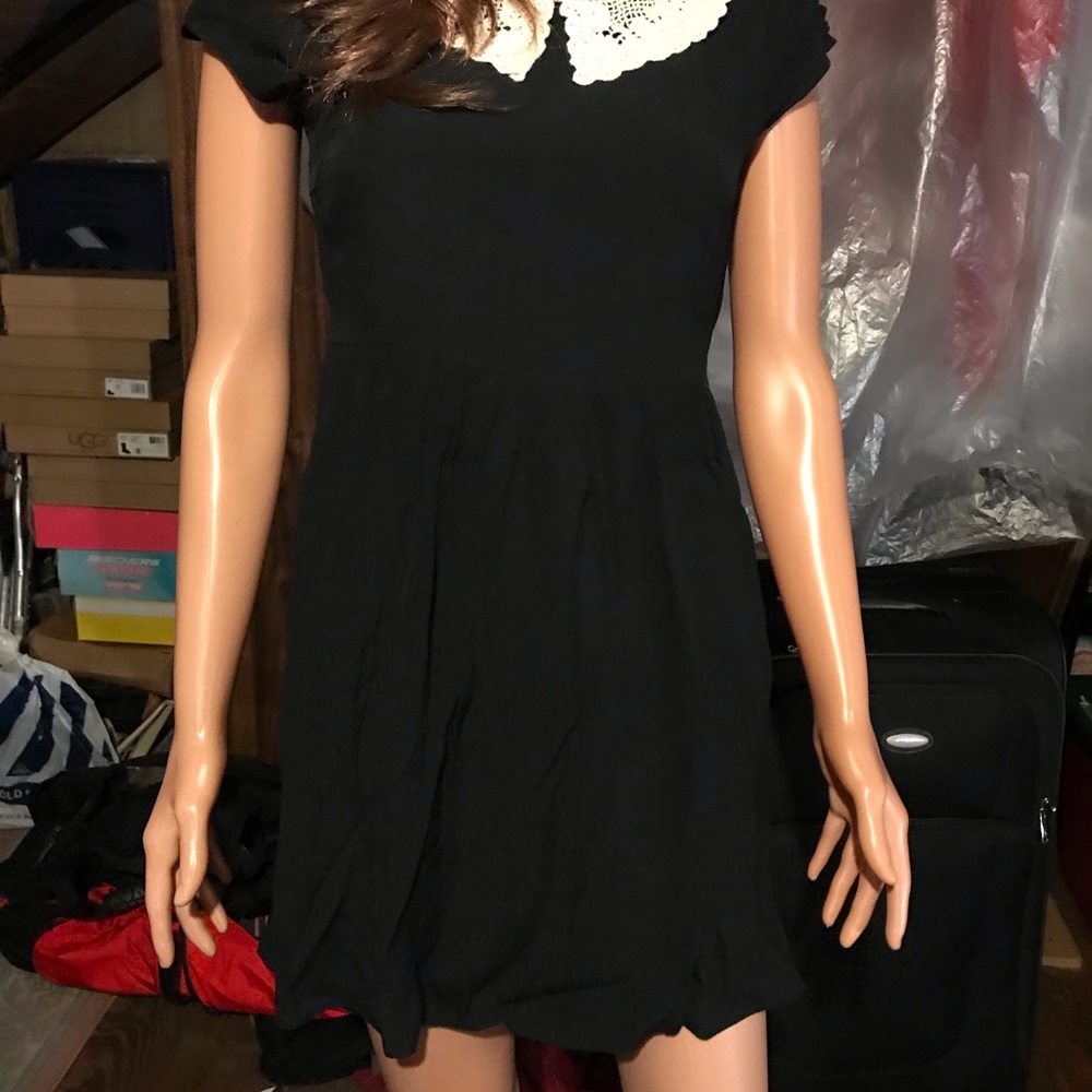 Women’s Forever 21 Black Dress with White Collar NWT Size M